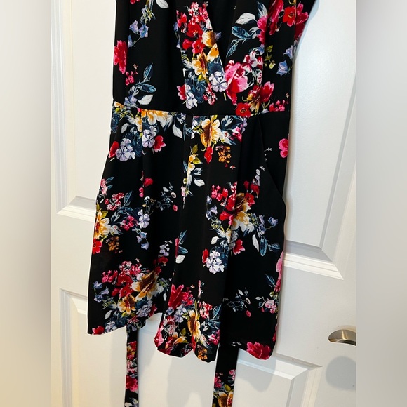 Express Black Halter Floral Romper Size 12 - Picture 7 of 9